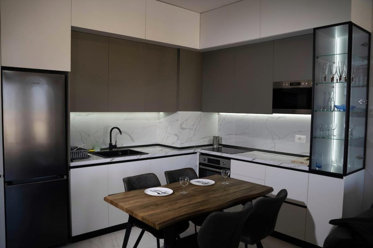 Hideaways , Breathtaking View & Free Parking Apartment *